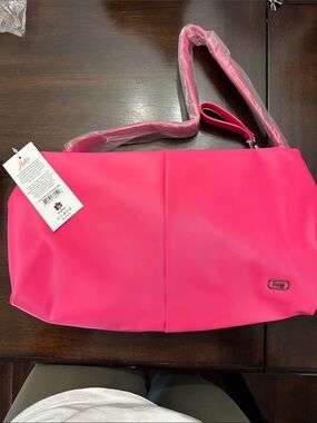 lug half plunge in Hot Pink- Sleek Everyday Tote
